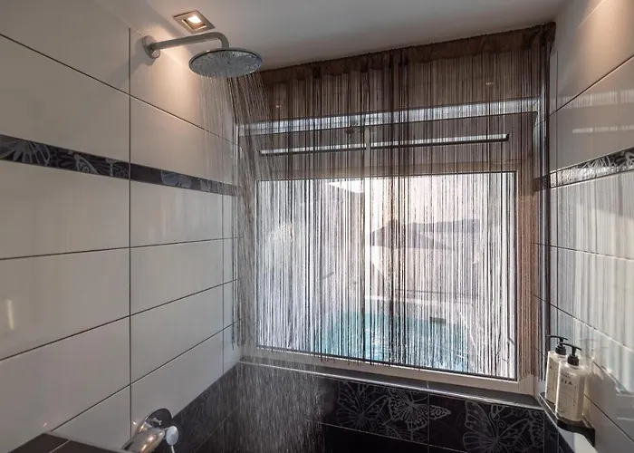 阿斯特拉斯别墅酒店